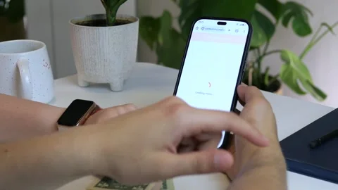 Close-up capturing modern dining dilemma - couple encounters delivery Stock-Footage 314890849