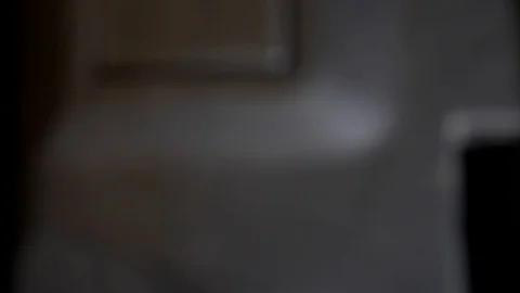 Close up of a car mechanic using a torque wrench 库存影片 89582598