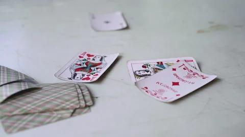 Close-up cards on the table and hands of old men who playing cards in the garden 스톡 동영상 134392962