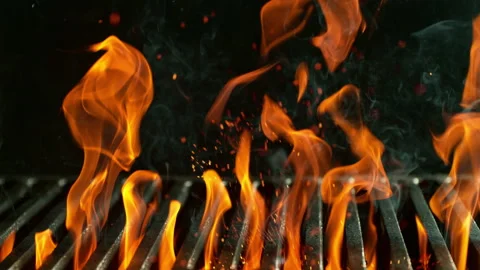 Close-up of cast iron grate, slow motion. Vídeos de archivo 241318258