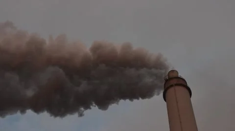 Close up from a chimney with many smoke Video stock 45048321