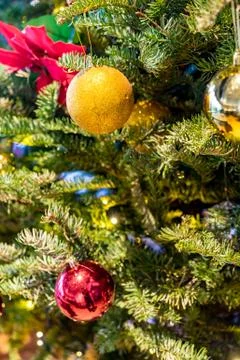 Close up of Christmas tree decorations Foto stock
