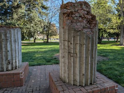 Close-up of a classical Roman-style architectural pillar with detailed grooves Stock-Fotos