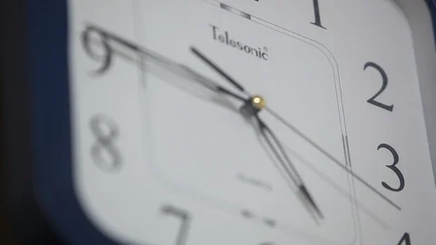 Close up clock Stockbeeldmateriaal 93610657