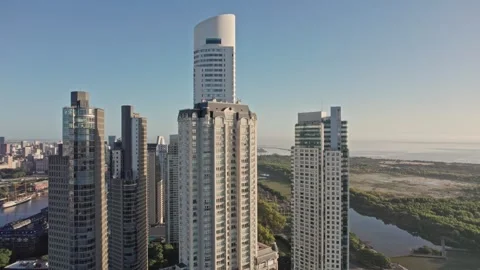 Close Clockwise Drone Orbit Around Alvear Tower – Buenos Aires 库存影片 306710049
