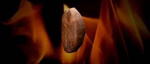 Close up coffee bean roasted by flames. 스톡 동영상 93506835