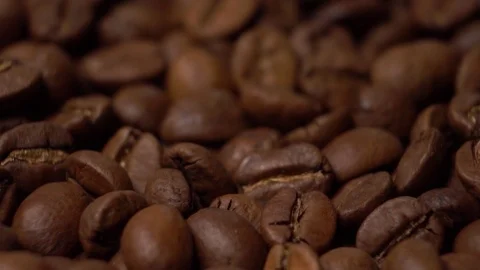 Close up Coffee Beans Tracking Shot Fallen Out Of Bag 스톡 동영상 125307276