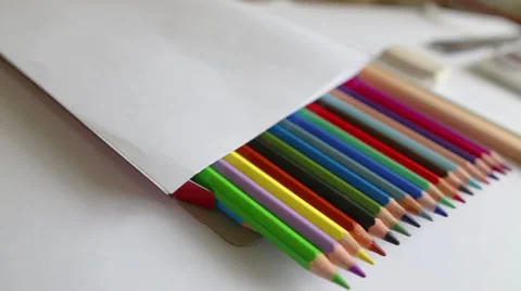 Close-up colored pencils, dolly shot Stockbeeldmateriaal 39651631