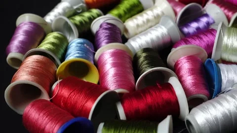 Close-up colorful bobbin threads,handcrafted bobbin threads, 스톡 동영상 172111203