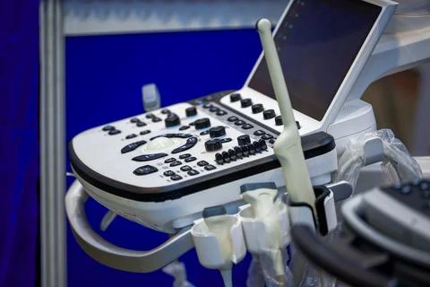 Close-up of the control computer of the multifunctional medical equipment Foto stock