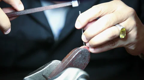 Close-up. Creating cuts for jewelry Video stock 37589262
