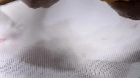 Close-up of a crispy, golden panzerotto being carefully sliced, revealing h.. 스톡 동영상 291367850