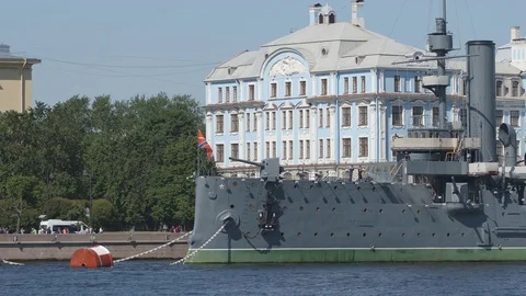 Close up of the cruiser Aurora on the Neva river - St. Petersburg, Russia Видео 81227586