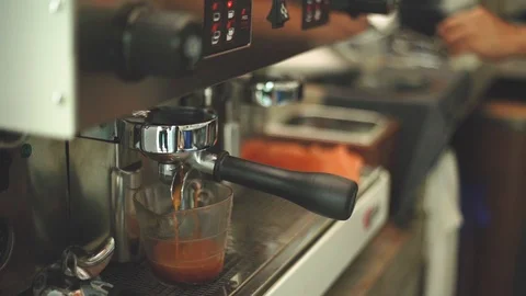 Close up on cup preparing coffee slow motion Stock Footage 87393925