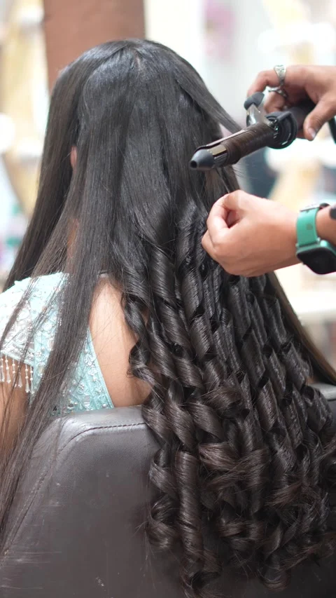 Close-Up Curly Hair Styling Process in Professional Salon Видео 325528869