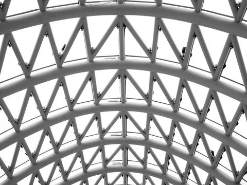 Close-up curved construction on the arch ceiling of bridge of peace, Tbilis.. Foto stock