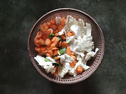 Close up of cut vegetables in a container Foto stock