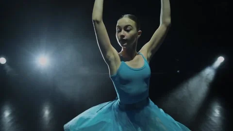 Close-up of a dancing ballerina 库存影片 171816006