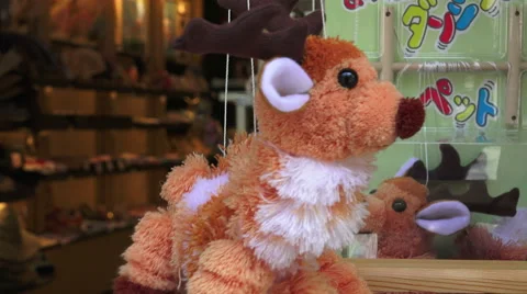 Close Up Dancing Fluffy Stuff Deer Puppet At Storefront Nara Japan 02 스톡 동영상 46994264