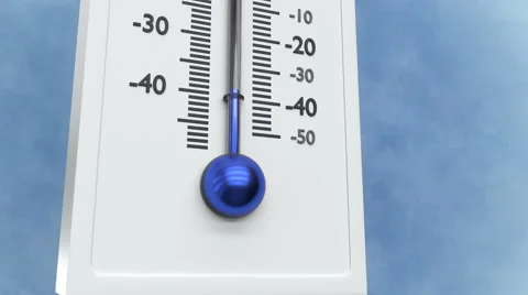 Close up at decreasing temperature on thermometer. 库存影片 59994155