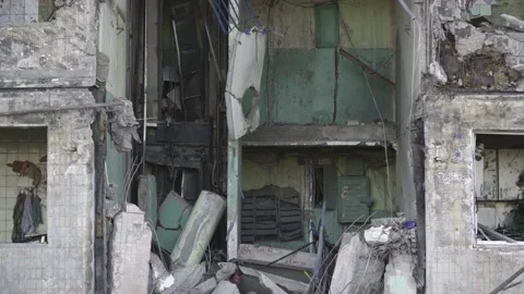 Close-up of the destroyed house 스톡 동영상 183954427