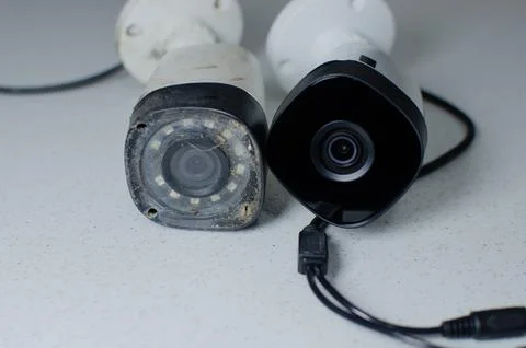Close up a dirty and worn security camera, emphasizing the importance of pr.. 库存照片