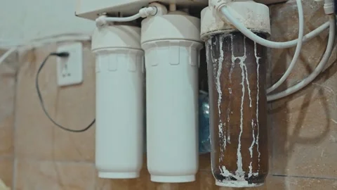 Close Up of Dirty Water Purifier Filter Cartridge with Sediment Buildup 库存影片 337266428