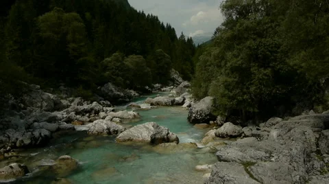 Close up of down stream river rapids 库存影片 44879099