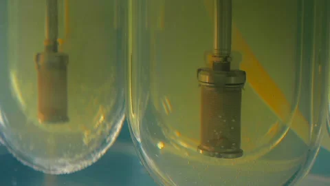 Close Up Of Drug Dissolution Test Via Manufacturing Automated Machinery 스톡 동영상 255327528