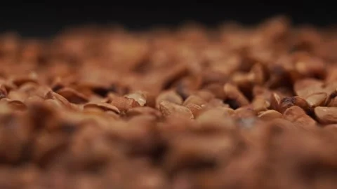 Close-up of dry buckwheat showcasing texture for healthy eating presentations 库存影片 288859265