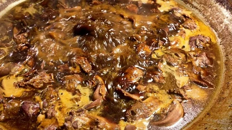 Close Up of Duck and Duck Offal Boiling in Rich Broth at Thai Street Food Market 库存影片 340353405