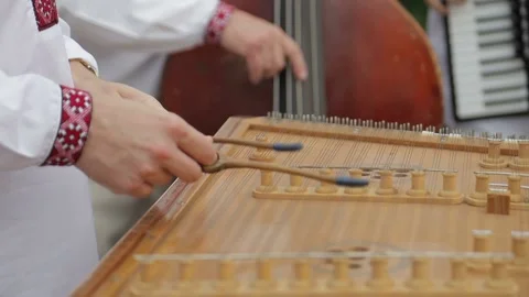Close up of dulcimer string and wooden bat 库存影片 146652281