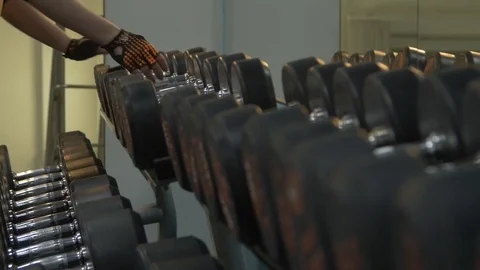 Close-up dumbbells 库存影片 75228601