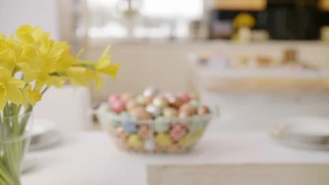 Close up of easter eggs in wire basket Stock-Footage 86425262