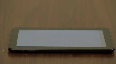 Close up to elderly hand using tablet  Video stock 46216468