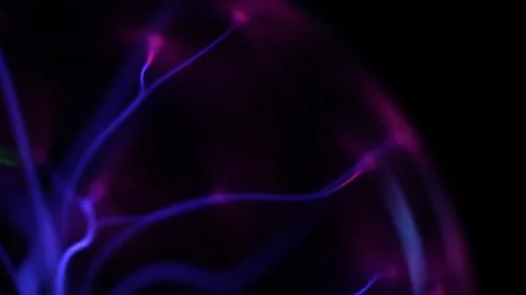 Close up of electric plasma globe filaments with purple and blue ionization 스톡 동영상 334208759