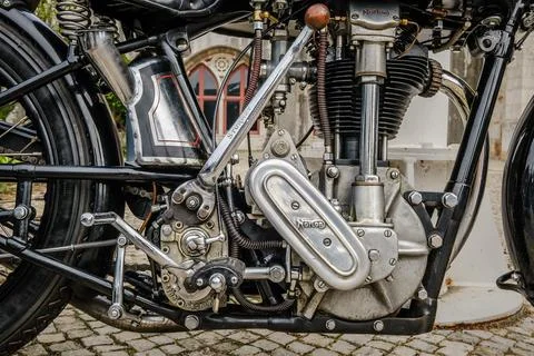 Close-up of engine area of iconic Norton ES2 motorcycle Foto stock