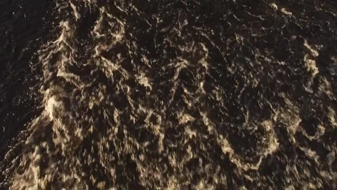 Close up of fast flowing river water. 動画素材 201526544