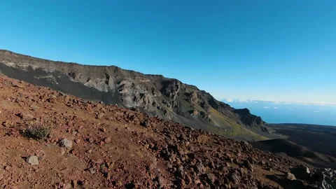 Close up fast view of volcanic rocks &amp; panoramic of volcano caldera Hawaii 4K Video stock 196906334