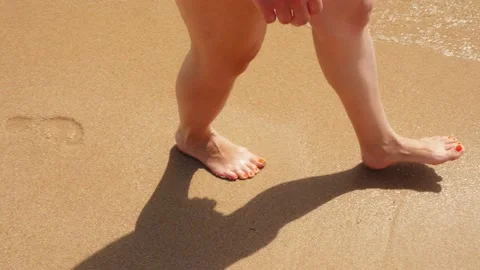 female bare feet, closeup, woman is walk, Stock Video