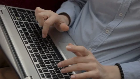 Close up female hands typing typing on keyboard.  Видео 104217180