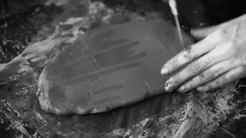 Close-up of female hands working with clay. Potter in the process of sculpting Stockbeeldmateriaal 158809832