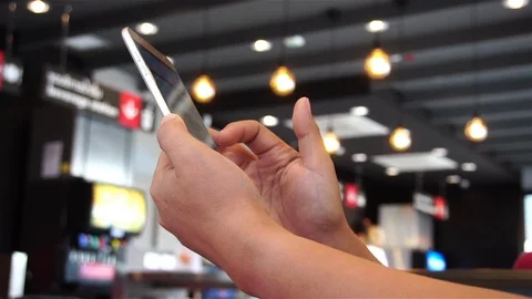 Close-up finger touching on mobile 库存影片 108251393