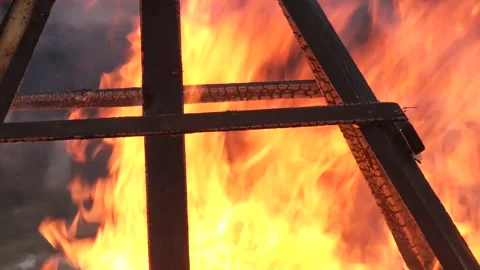 Close up fire burning stack of rice straw almost complete. Stock-Footage 309168654