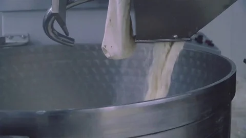 Close up on Flower pulling into dough kneading machine 库存影片 73366509