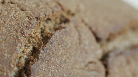 Close-up focus pulling over cracked bread 4K video 스톡 동영상 171591281