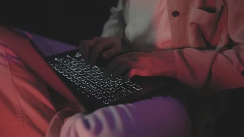 Close up of freelancer's developer hands typing program code on laptop keyboard Vídeos de archivo 271681263