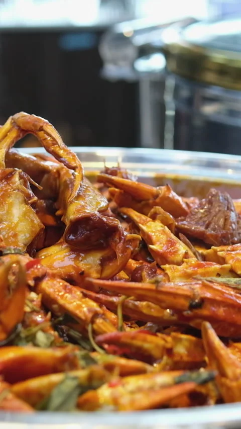 Close up fresh steamed cooked jumbo giant mud crab with spicy sauce on white Stock Footage 277302874