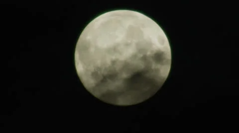 Close up of Full Moon with Clouds Видео 26202838