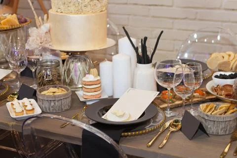 Close up of a fully set banquet table Stock-Fotos